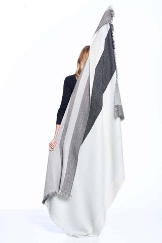 Alpaca Reversible Throw - Monochrome