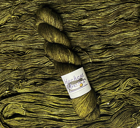 Black Cat Fibers - Olivine - Essential DK